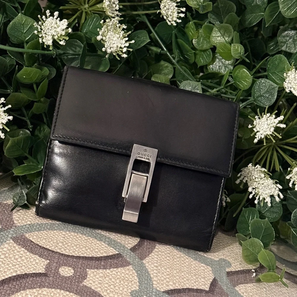 Gucci Vintage Buckle Wallet